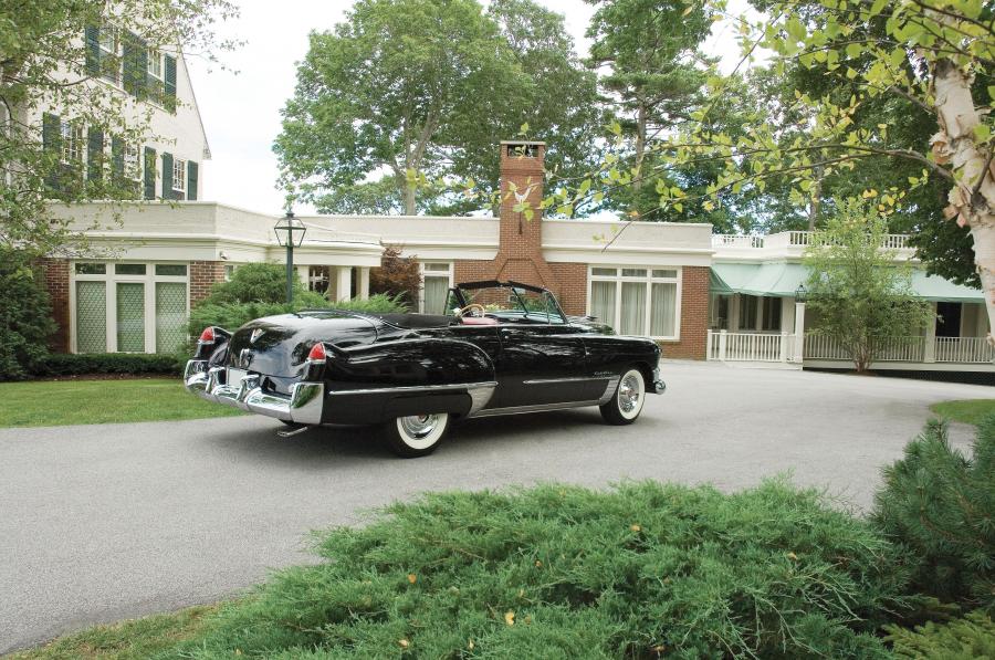  Cadillac Series 62 Convertible Coupe 1949 года  (фото 8 из 24)
